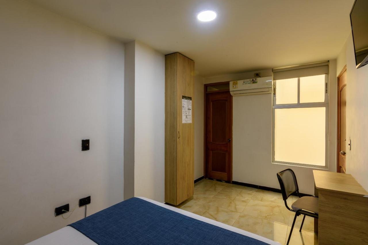 Hotel Med Estadio Меделин Екстериор снимка