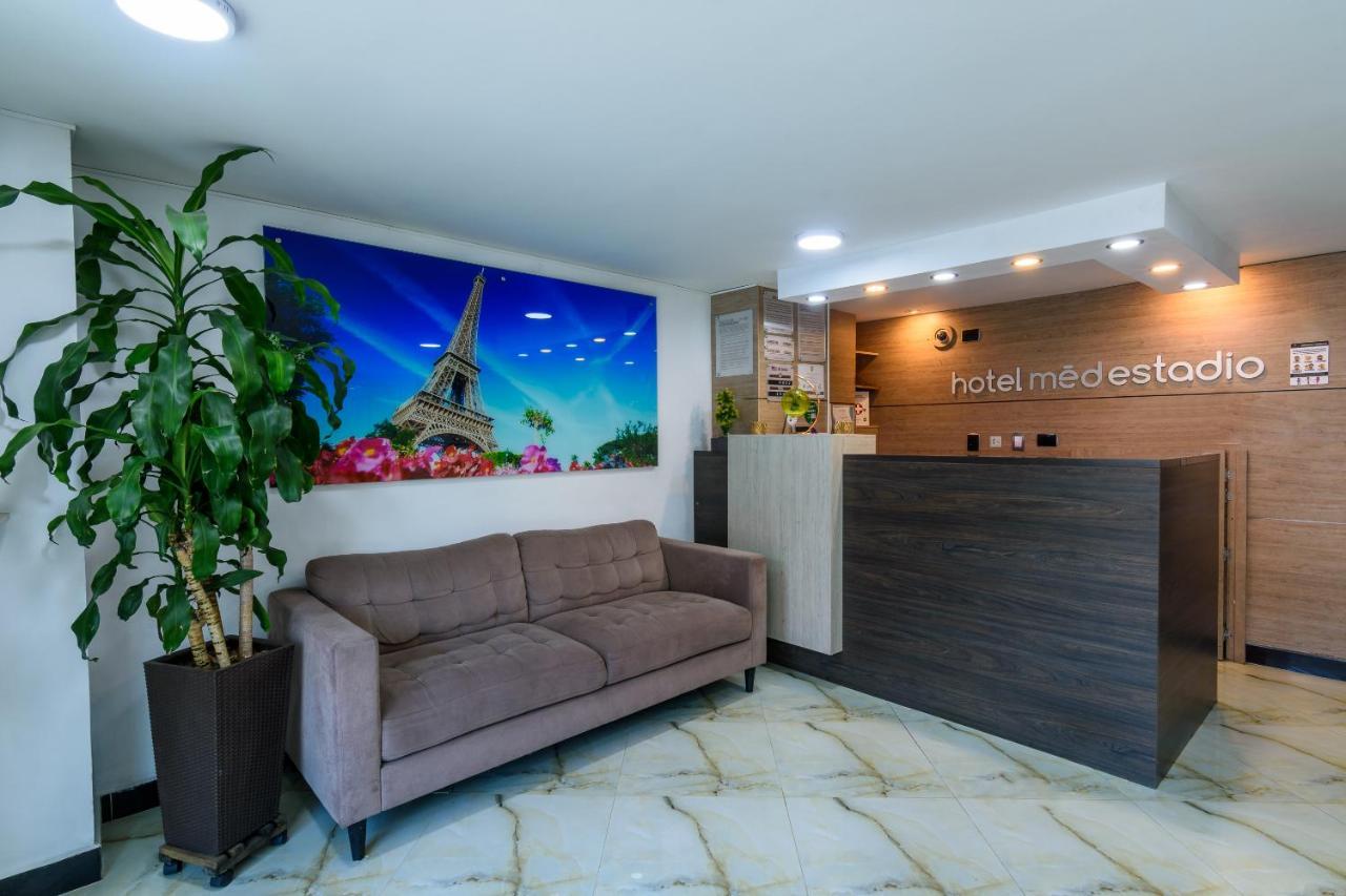 Hotel Med Estadio Меделин Екстериор снимка
